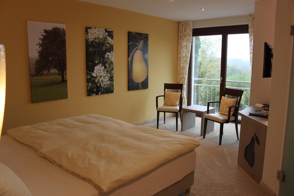 Hotel-Gasthof Die Post Brennerei Frankenhoehe Schillingsfürst Rum bild