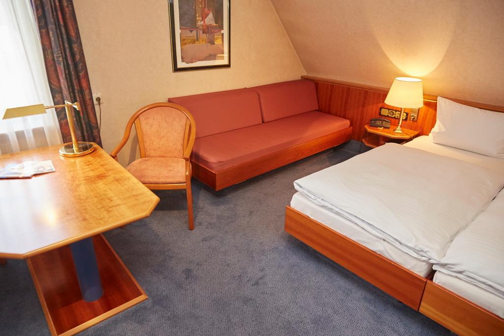 Hotel-Gasthof Die Post Brennerei Frankenhoehe Schillingsfürst Exteriör bild