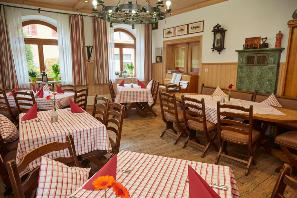 Hotel-Gasthof Die Post Brennerei Frankenhoehe Schillingsfürst Exteriör bild
